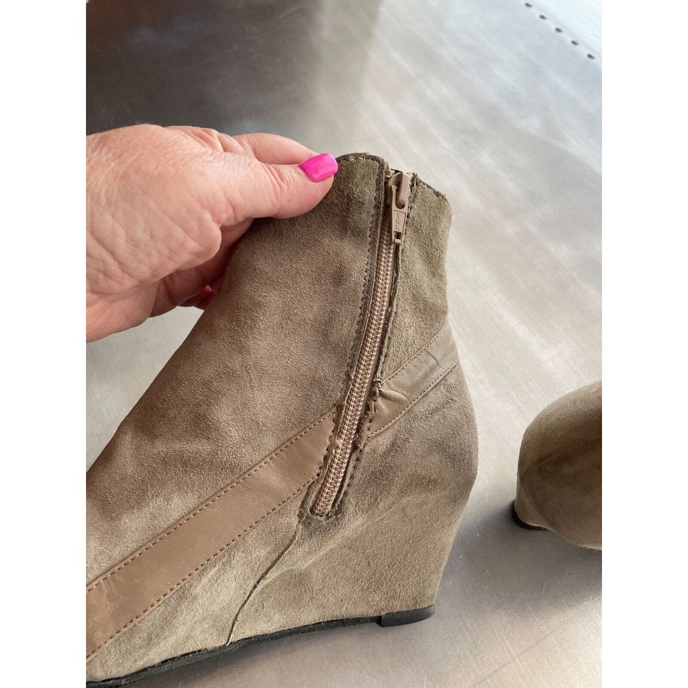 Pre-owned Robert Clergerie Gray Suede Ankle Booties Wedge SZ 7 Made in France - Picture 3 of 9